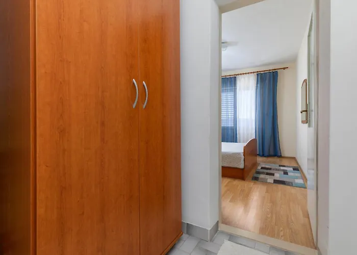 Apartments And Rooms By The Sea Podgora, Makarska - 2616