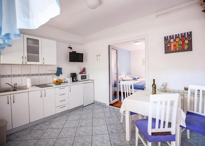 Apartments Ana Buratovic Stari Grad 