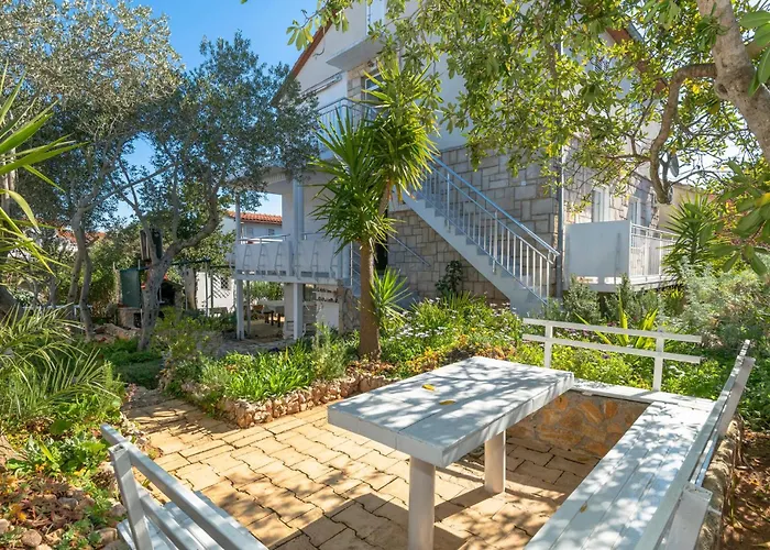 Pet friendly Apartment Ivanje Gomile Bb Croatia Stari Grad (Hvar)