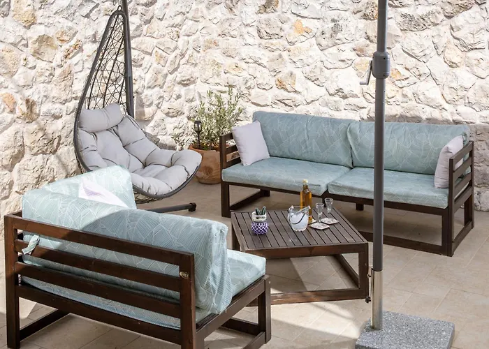 Jakov & Antonia Heritage Estate Hvar Town