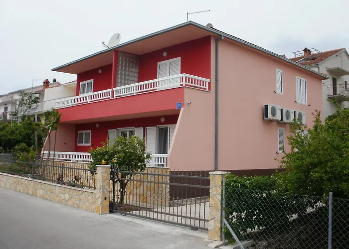 Pet friendly Apartments Renko Stari Grad 