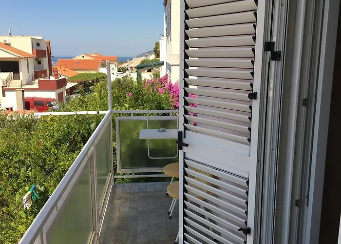 Apartments Katnic Hvar