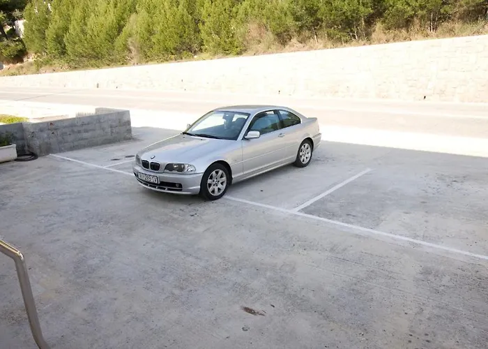 Ella Apartments Omiš