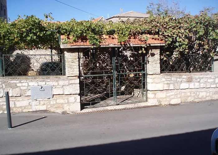 Apartment House Vitaic Supetar