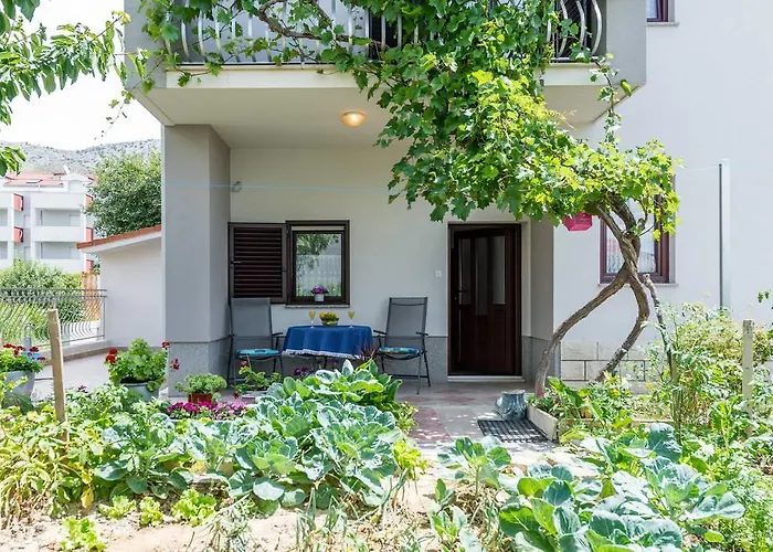 Apartments Silvi Podstrana