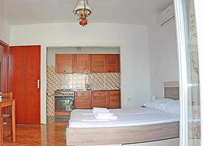 Bougainvillea Apartments Makarska
