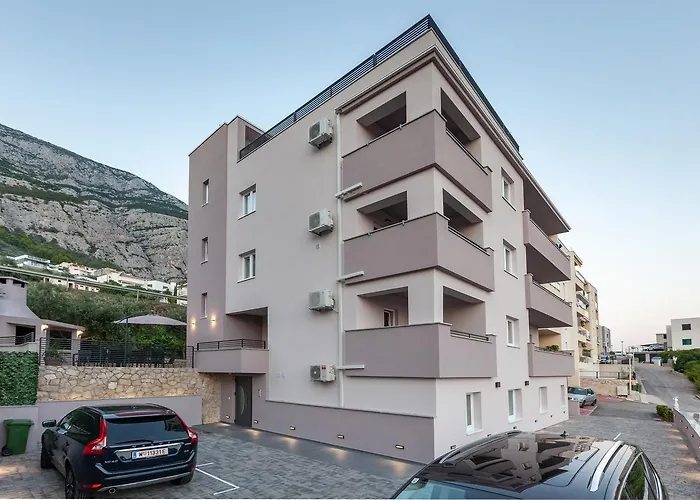 Pet friendly Apartments Bella Figura Makarska