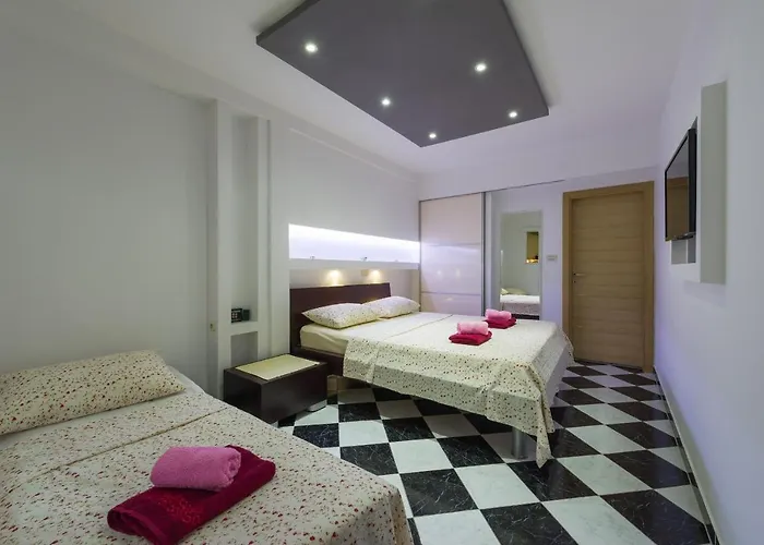 Superb Beachfront Luxury Seaview With Private Beach Milna 