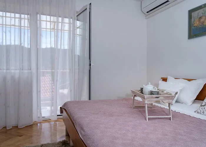 Guesthouse Wish Stari Grad 