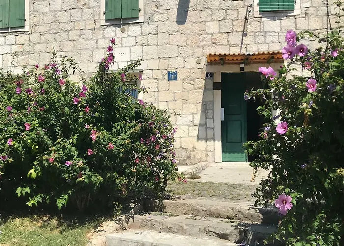 Nirvana Rooms & Apartments Split