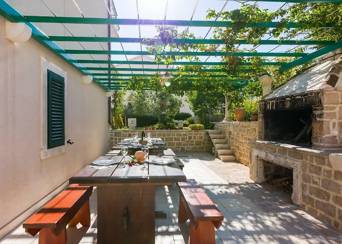 Pet friendly Apartments Villa Vallum Bol