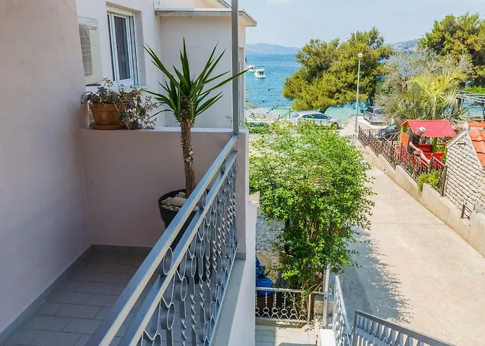 Apartments And Studio Giovanni 1 Traù