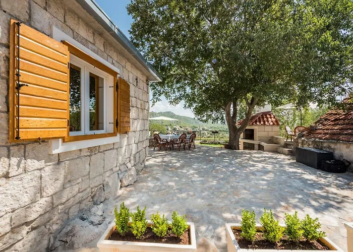 Villa Jj Omiš mit Pool