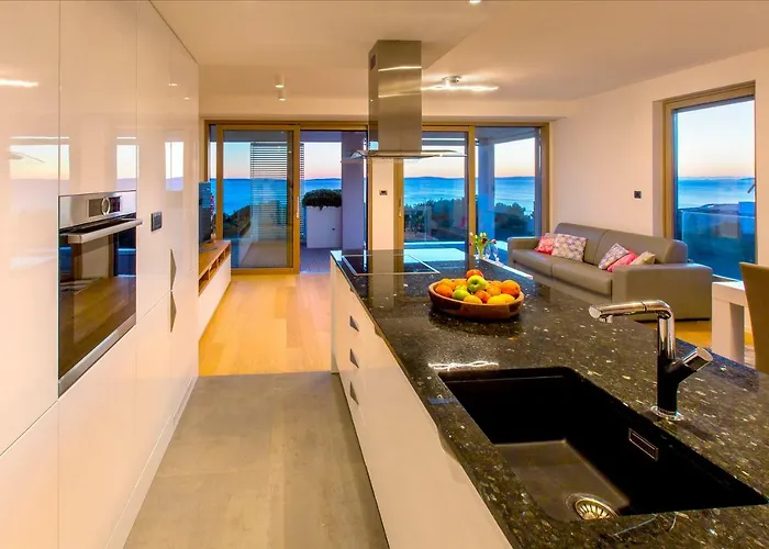 Bel Etage Amora Luxury Seaview Apartment With Pool Spalato