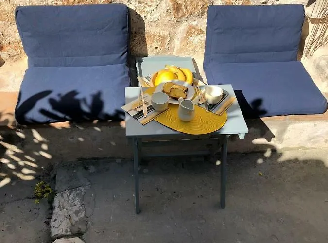 Central Charming Stone House Hvar Town admite animales