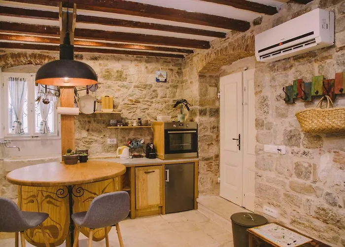 Apartamento 5 Minutes Walk Art Split admite animales