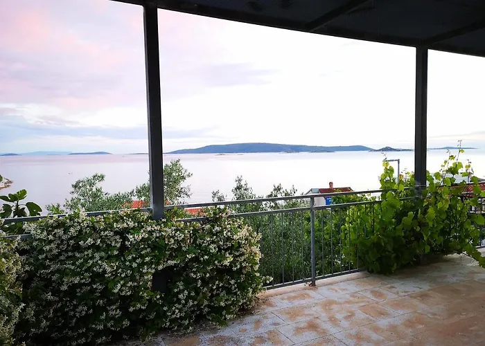 Hugh Luxury House With 3 Big Terrace And Sea View Villa Traù che accetta animali