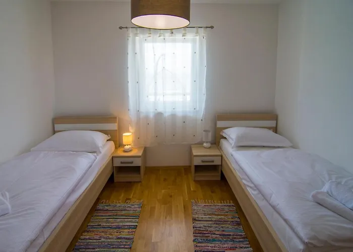 Villa Nikola - Big Terrace Apartments Bol